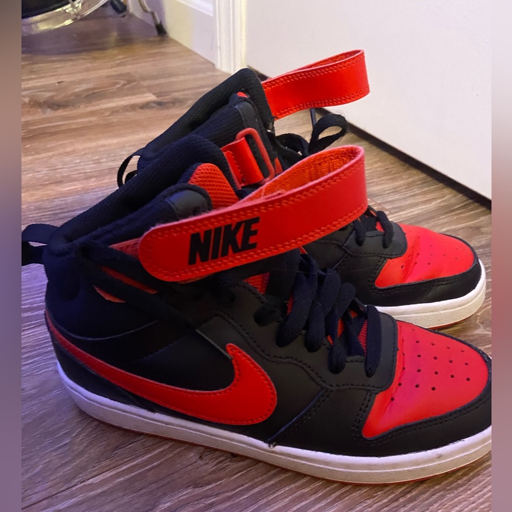 Boys Nike Court Borough Mid 2
